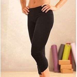Athleta Black Ruched Capri Leggins Medium